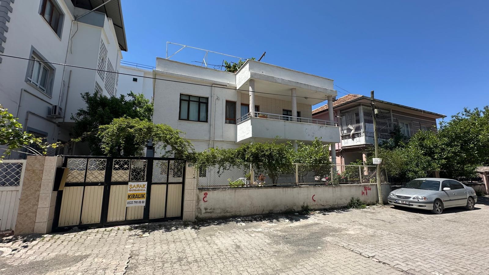 ŞAFAK/ Esenevler Mahallesi Müstakil 3+1 daire 130m2 
