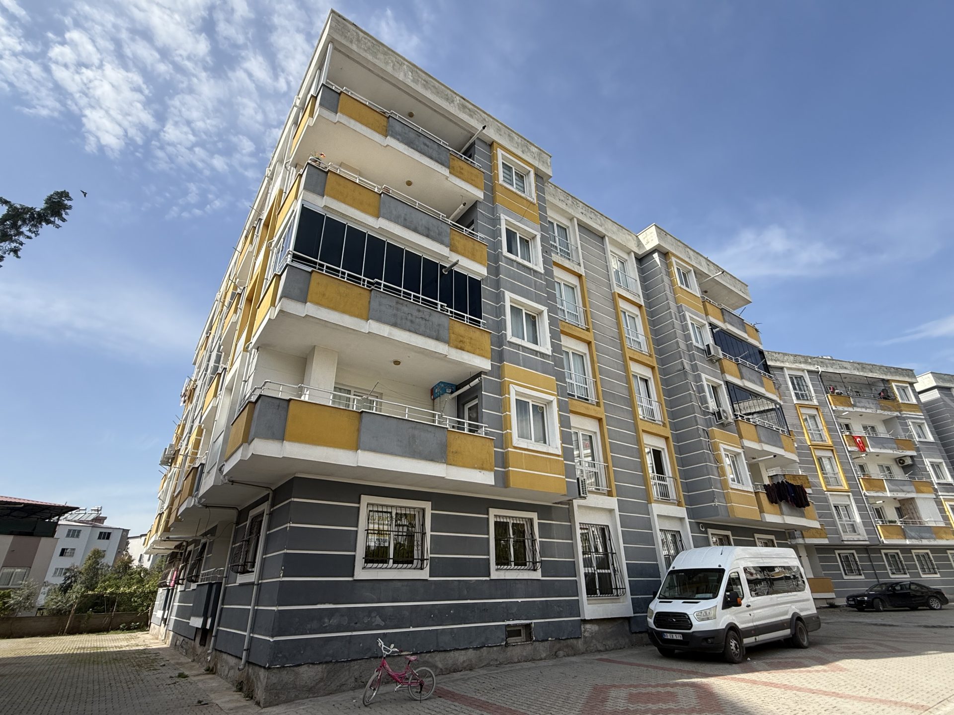 ŞAFAK/Yedi Ocak Parkı Site İçerisinde Geniş 3+1 Daire
