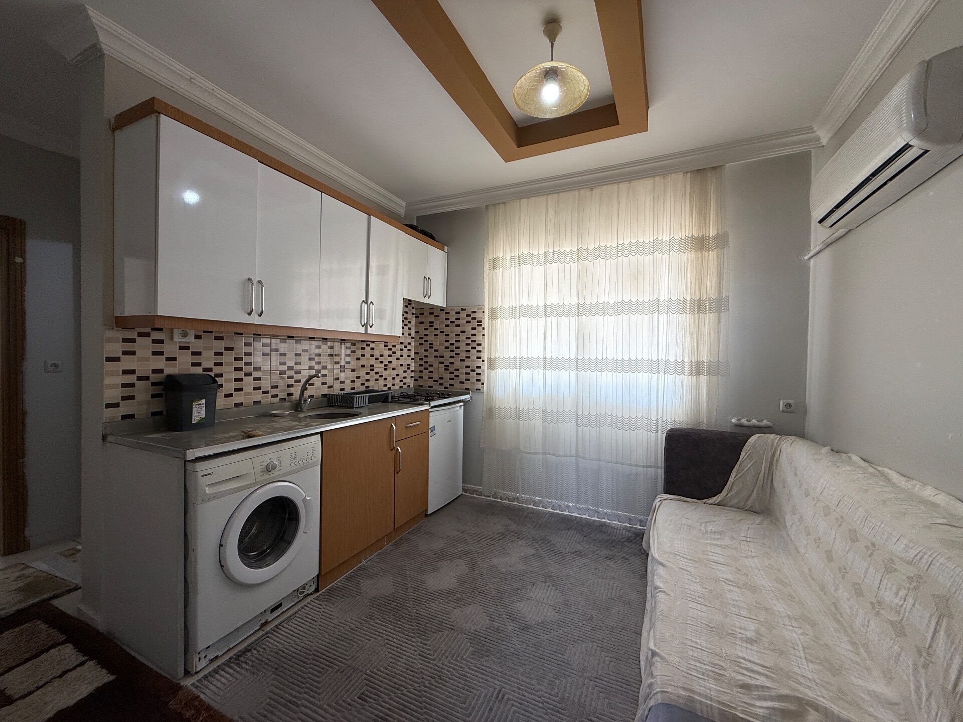 Avm Civarı 1+1 Eşyalı Satılık Apart